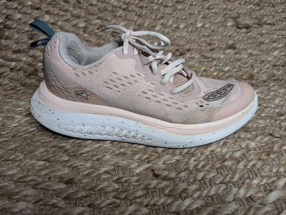 Keen WK400 Walking Shoes Fawn/Peach Whip Womens Size 8 Athletic Comfort Sneakers